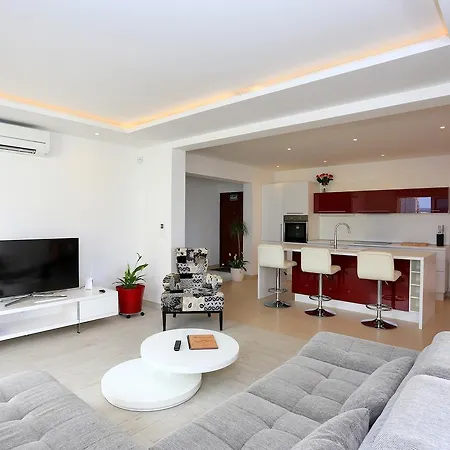 Apartment Summer Dreams *